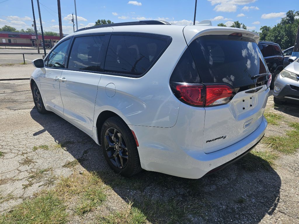 2019 Chrysler Pacifica Image 7