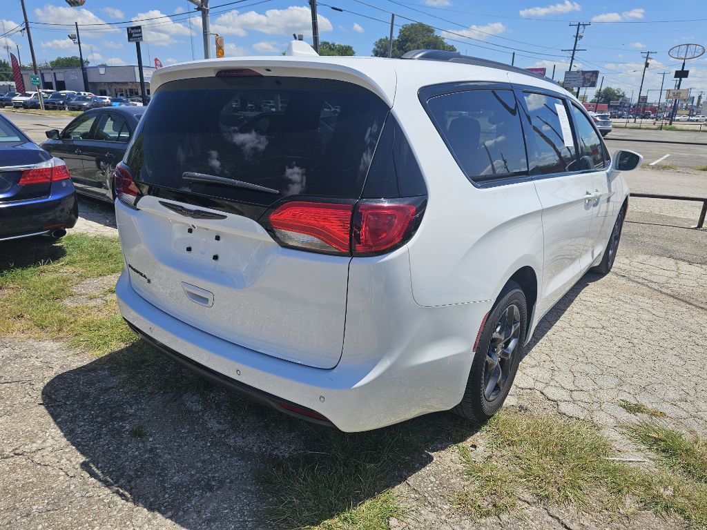 2019 Chrysler Pacifica Image 9