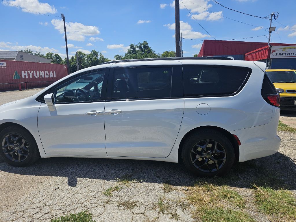 2019 Chrysler Pacifica Image 11