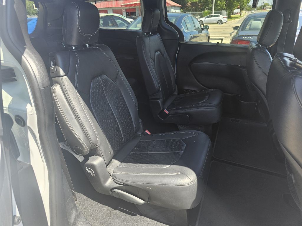2019 Chrysler Pacifica Image 20