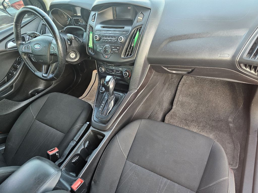 2015 Ford Focus Image 23