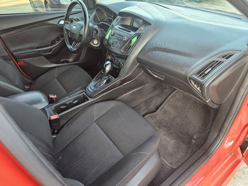 2015 Ford Focus Image 25