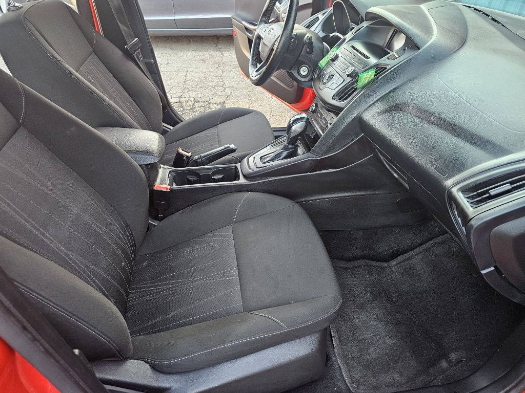 2015 Ford Focus Image 38