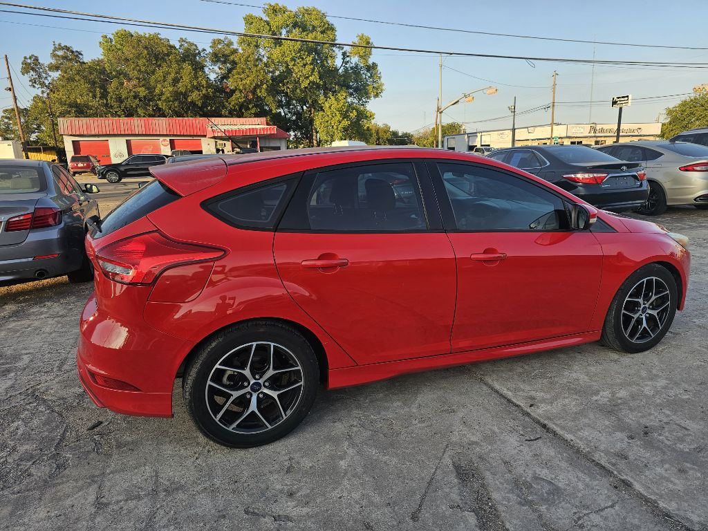 2015 Ford Focus Image 39