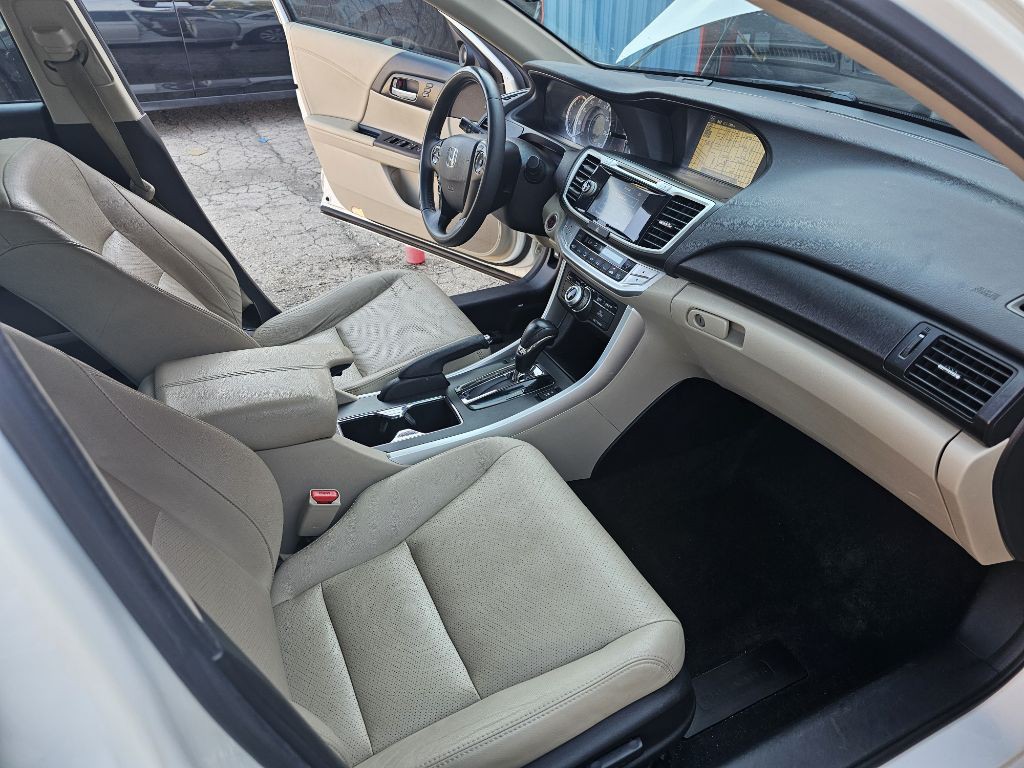 2014 Honda Accord Image 23