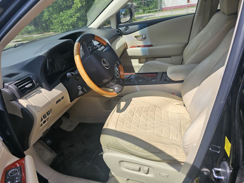 2010 Lexus RX Image 13
