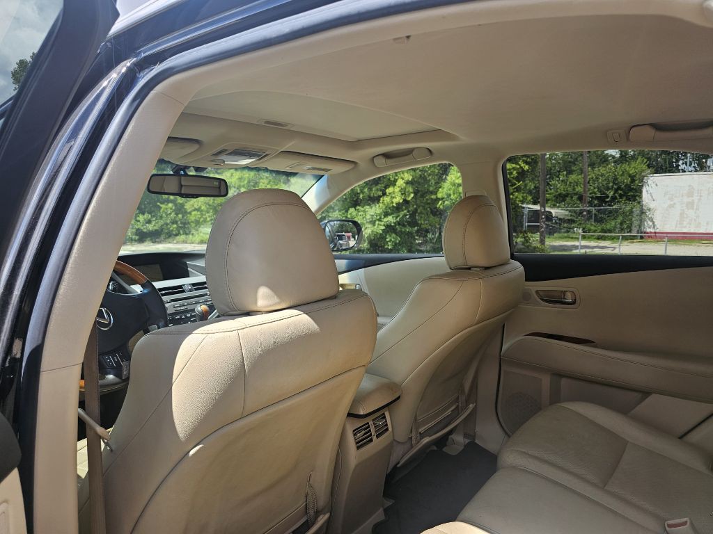 2010 Lexus RX Image 17