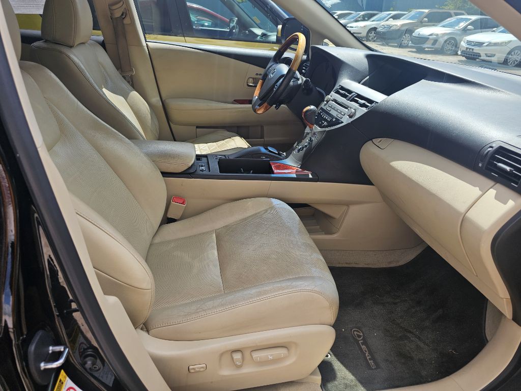 2010 Lexus RX Image 19