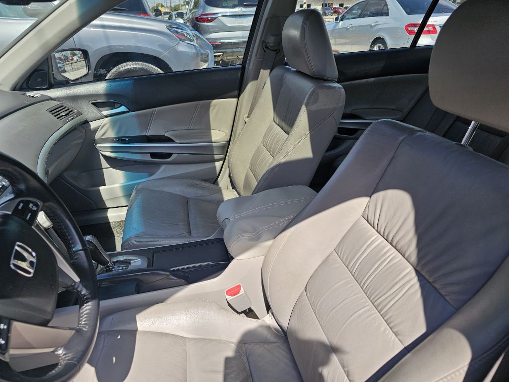 2009 Honda Accord Image 12