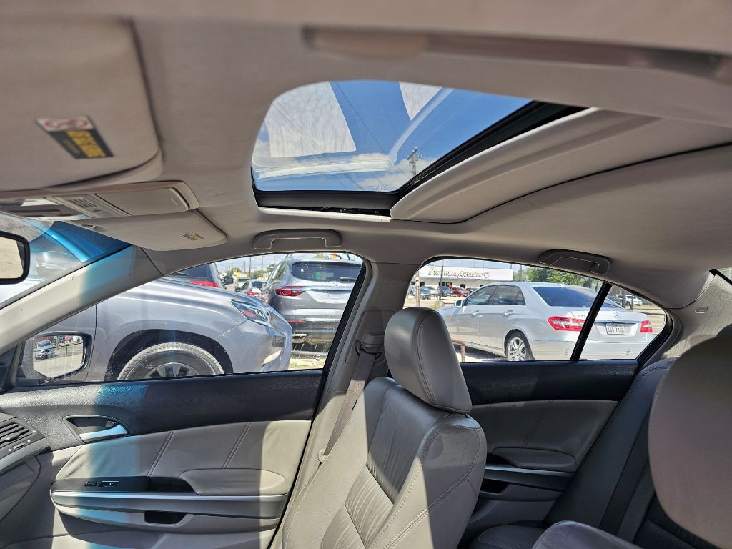2009 Honda Accord Image 14