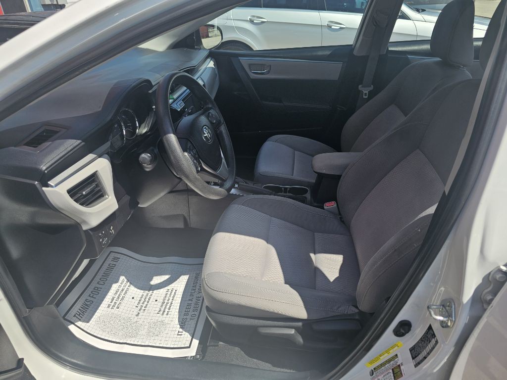 2015 Toyota Corolla Image 11