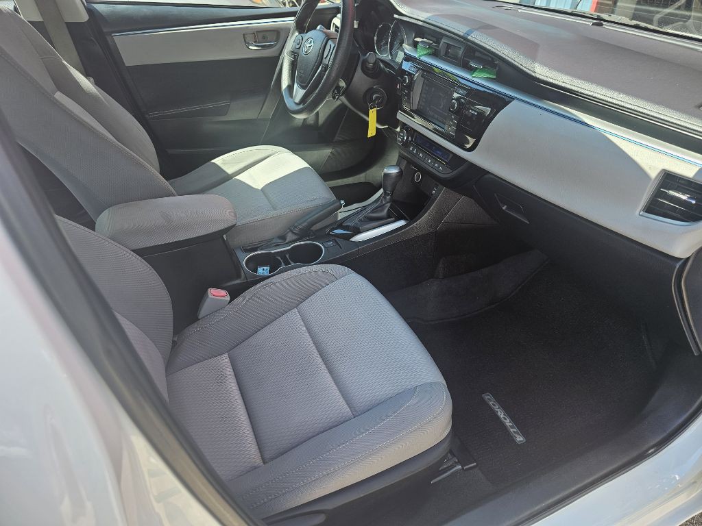 2015 Toyota Corolla Image 15
