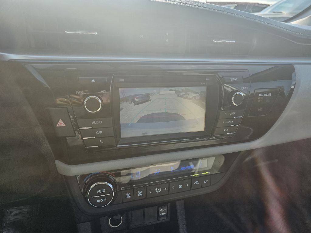 2015 Toyota Corolla Image 17
