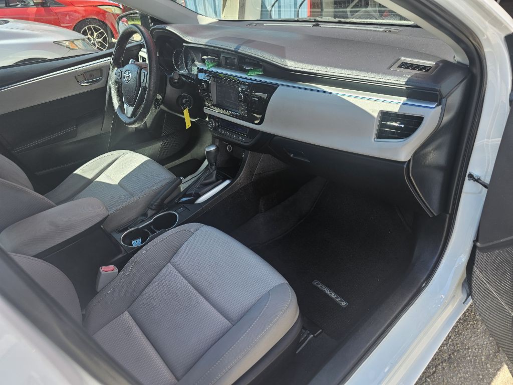 2015 Toyota Corolla Image 20