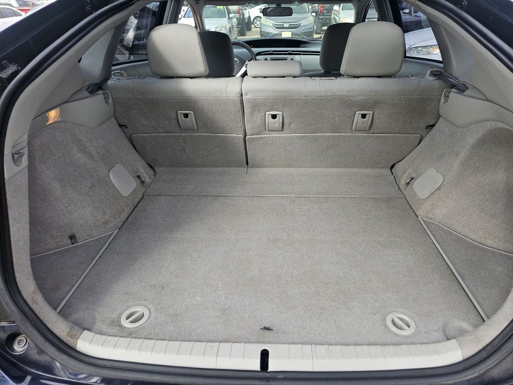 2013 Toyota Prius Image 8