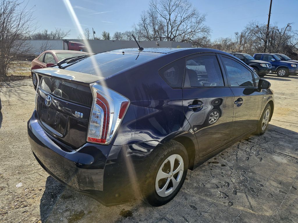 2013 Toyota Prius Image 21
