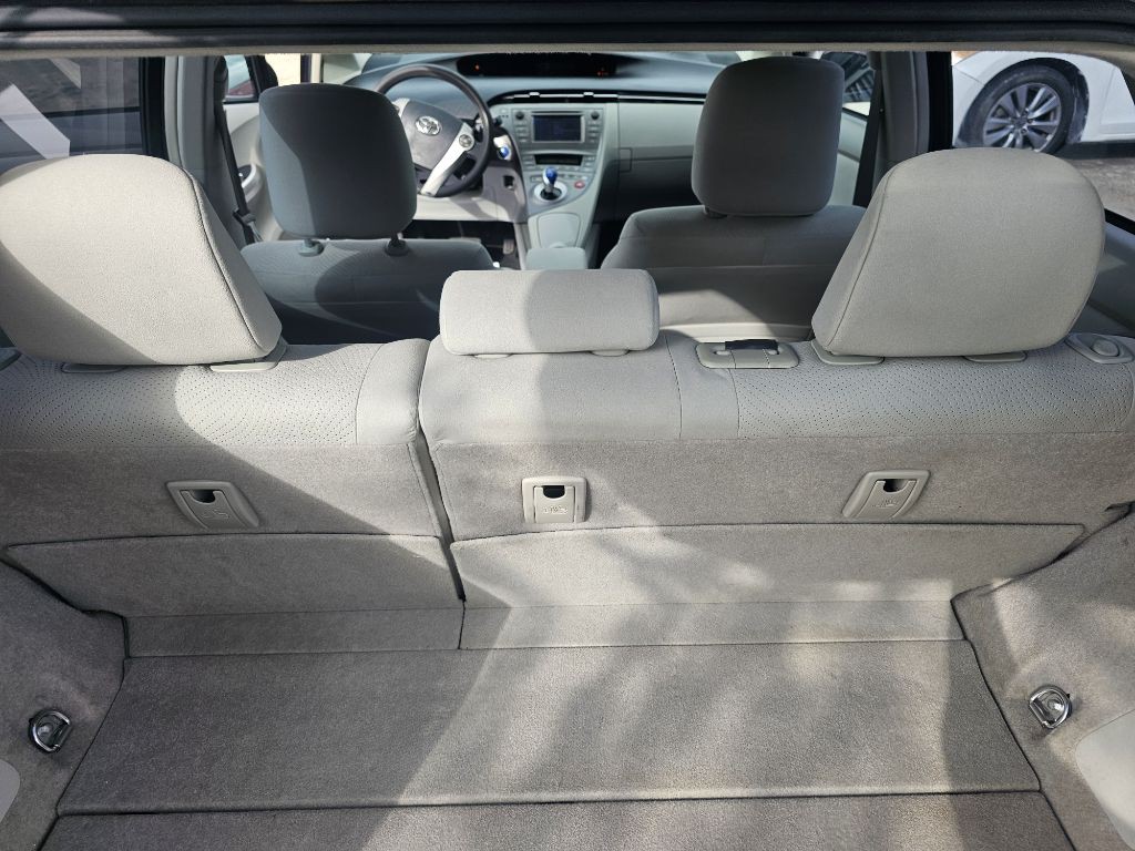 2013 Toyota Prius Image 8