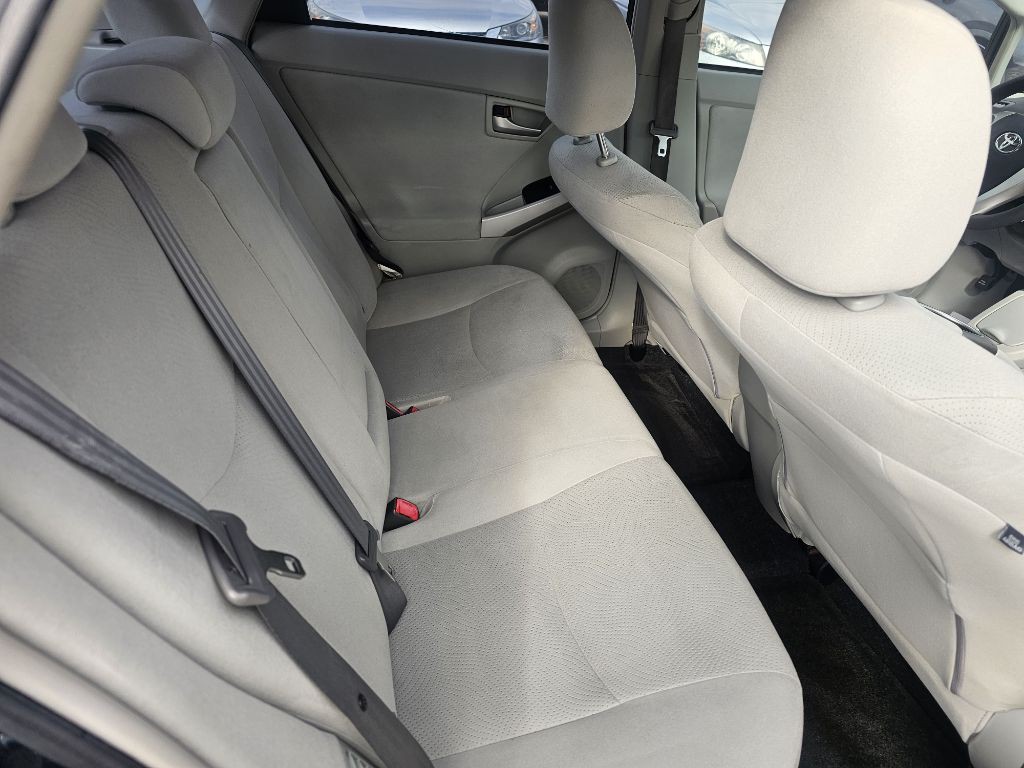 2013 Toyota Prius Image 9