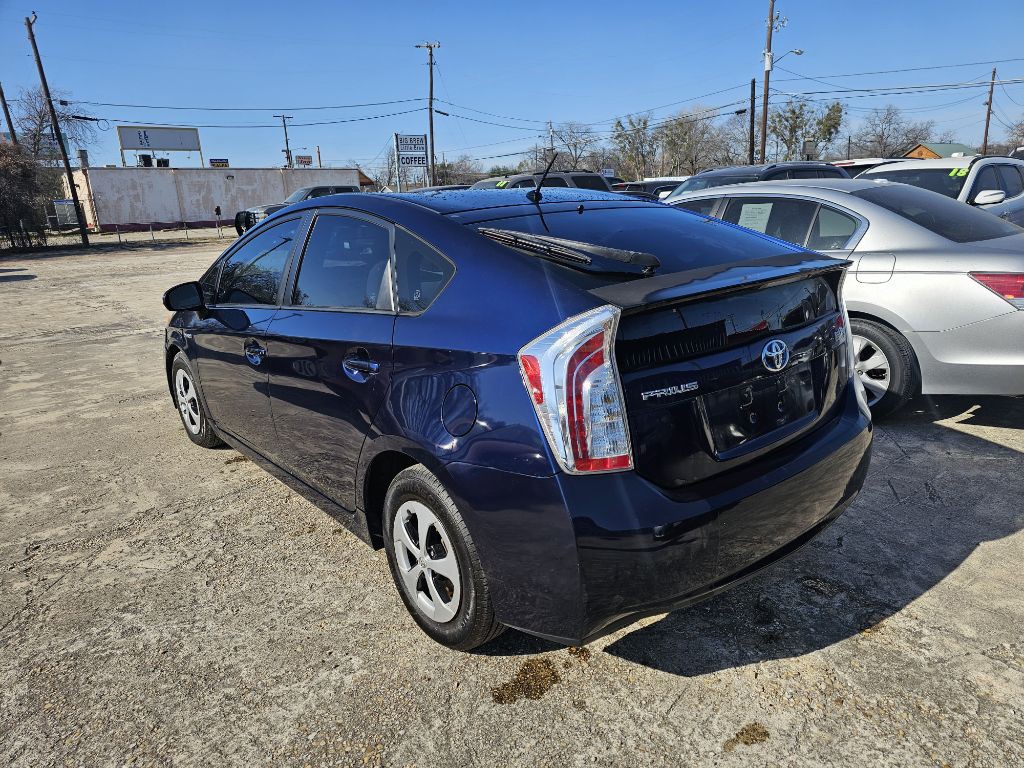 2013 Toyota Prius Image 13