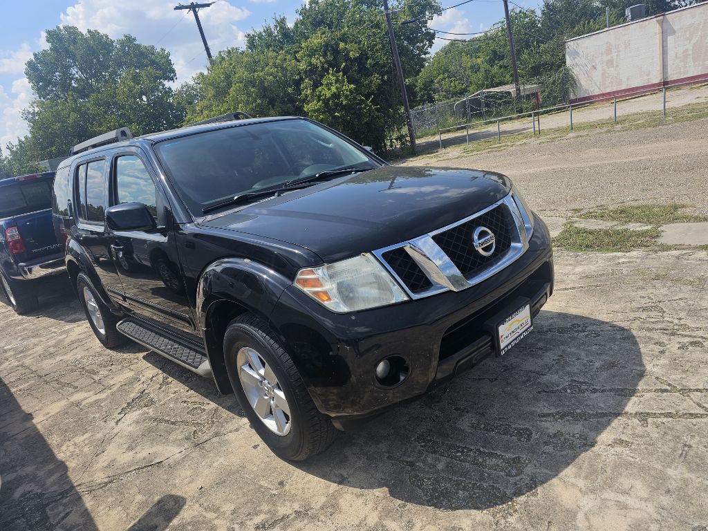 2011 Nissan Pathfinder Image 2