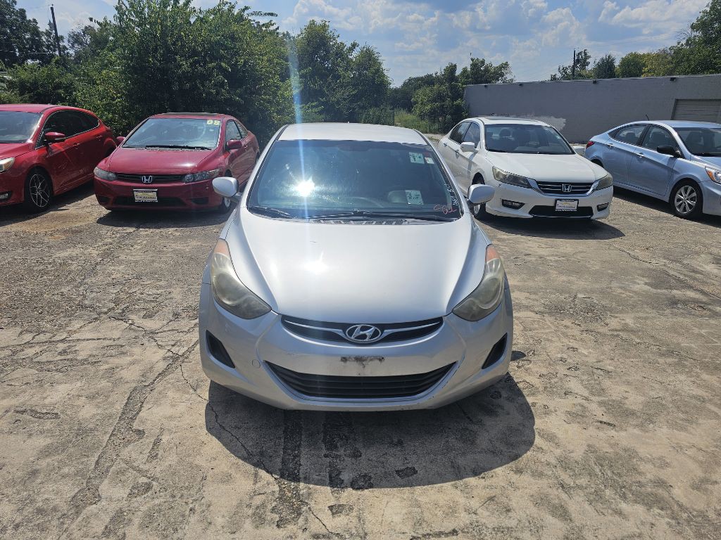 2013 Hyundai Elantra Image 3