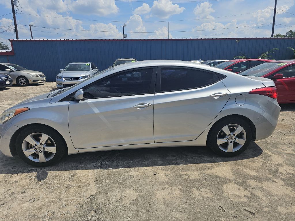 2013 Hyundai Elantra Image 5