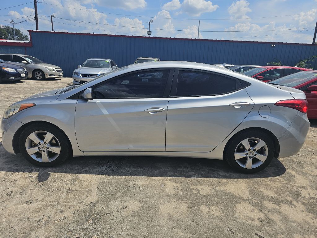 2013 Hyundai Elantra Image 6