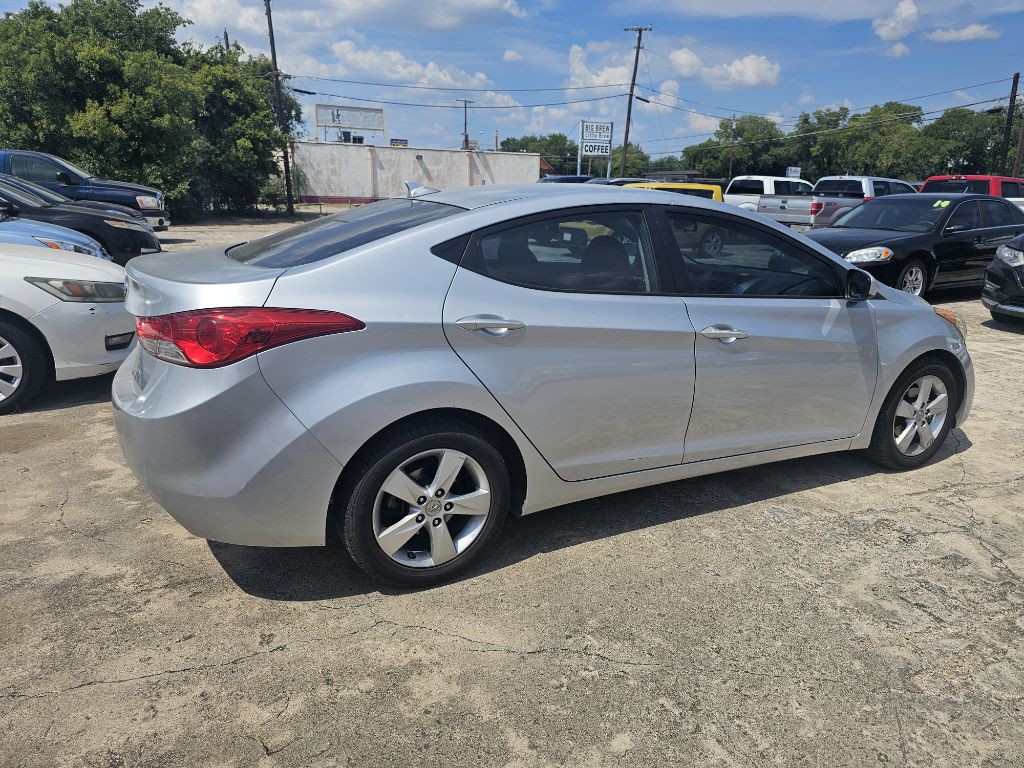 2013 Hyundai Elantra Image 7