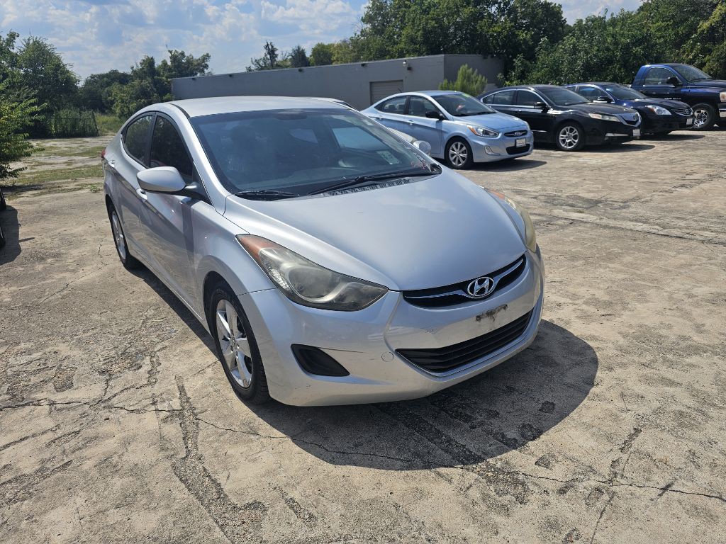2013 Hyundai Elantra Image 10