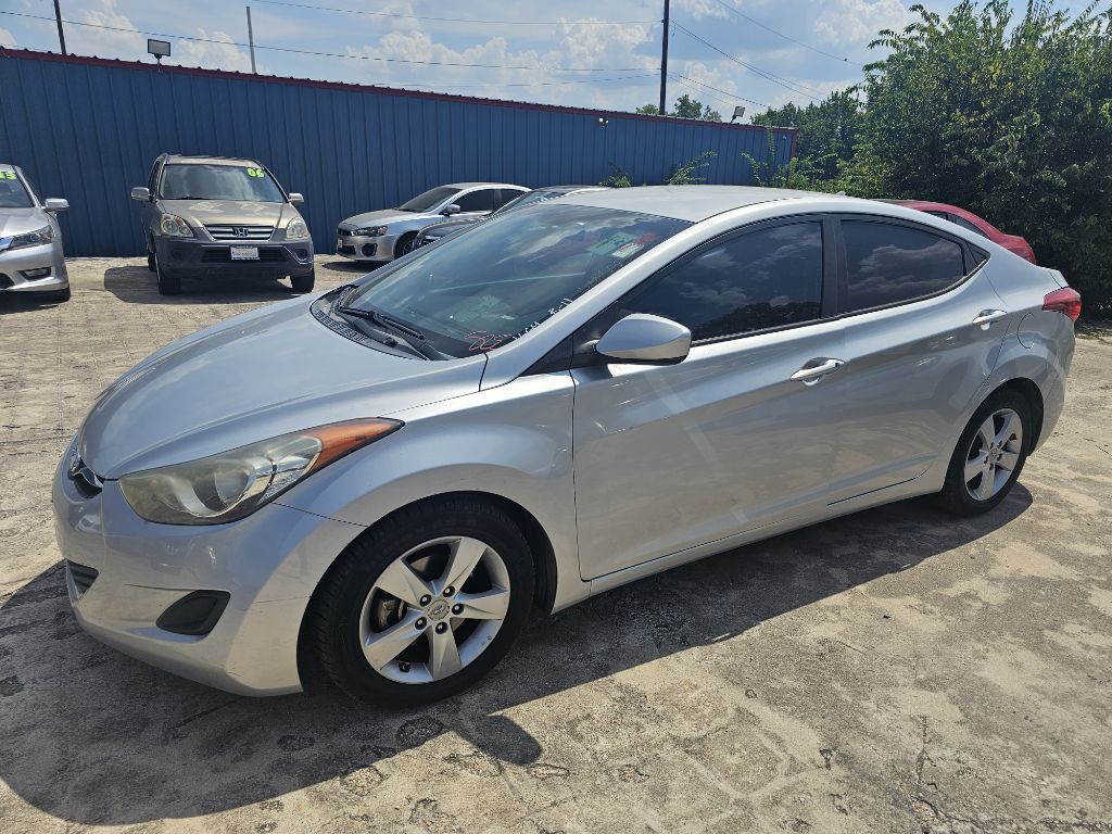 2013 Hyundai Elantra Image 11