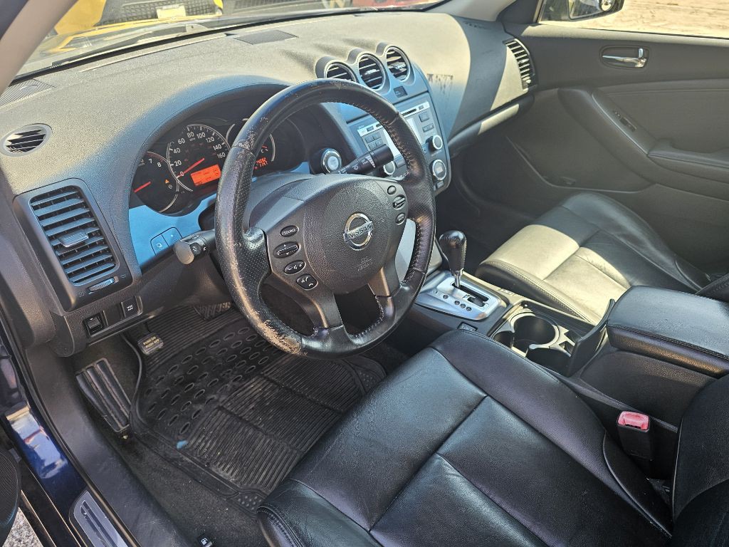 2010 Nissan Altima Image 10