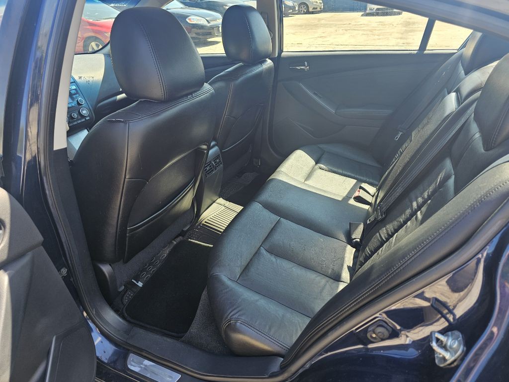 2010 Nissan Altima Image 11