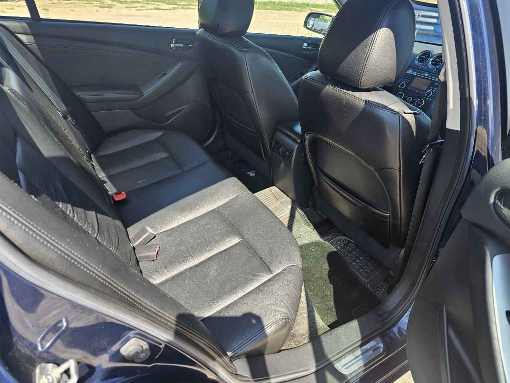 2010 Nissan Altima Image 12