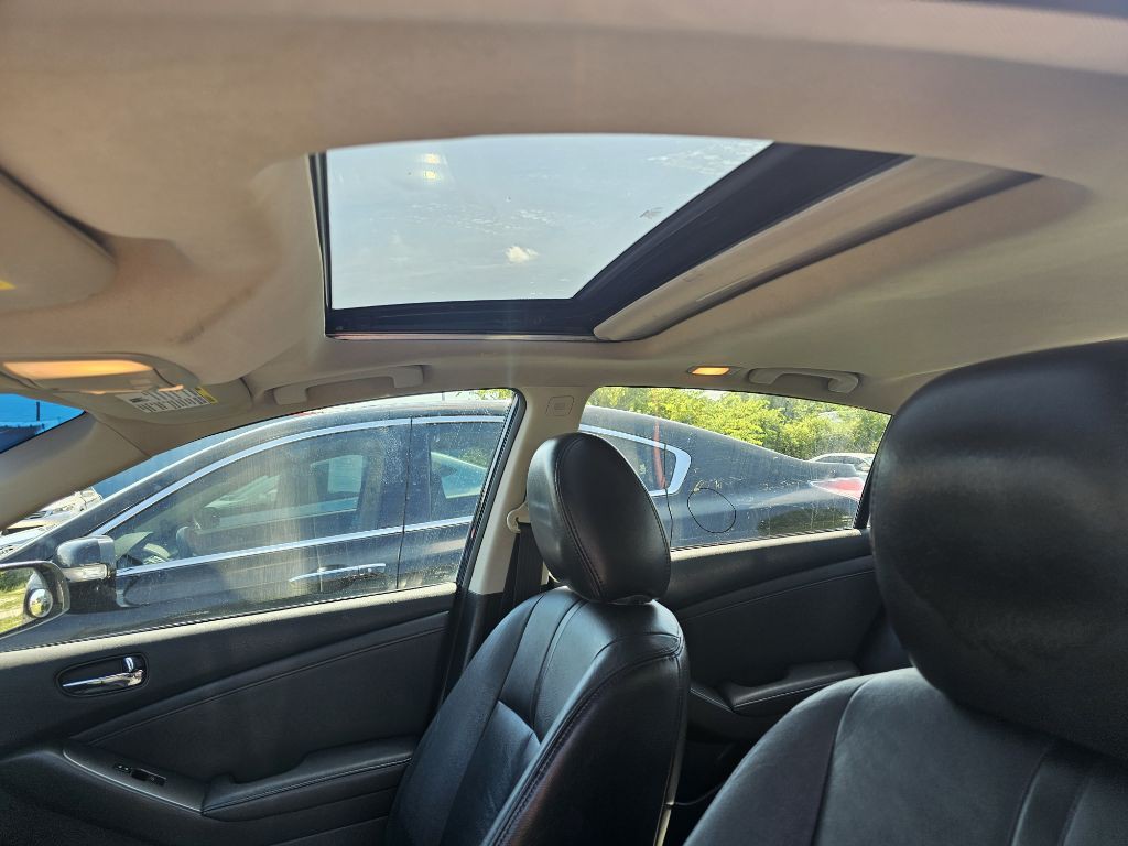 2010 Nissan Altima Image 18