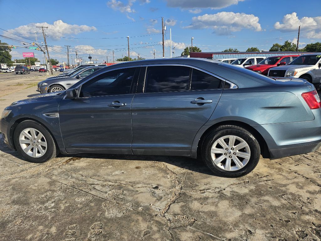 2010 Ford Taurus Image 5