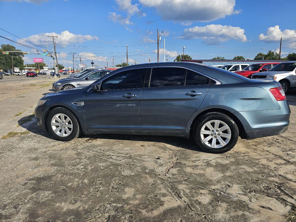 2010 Ford Taurus Image 6