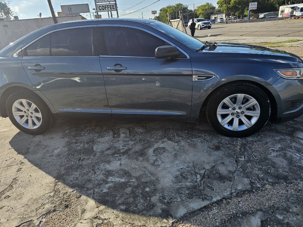 2010 Ford Taurus Image 9