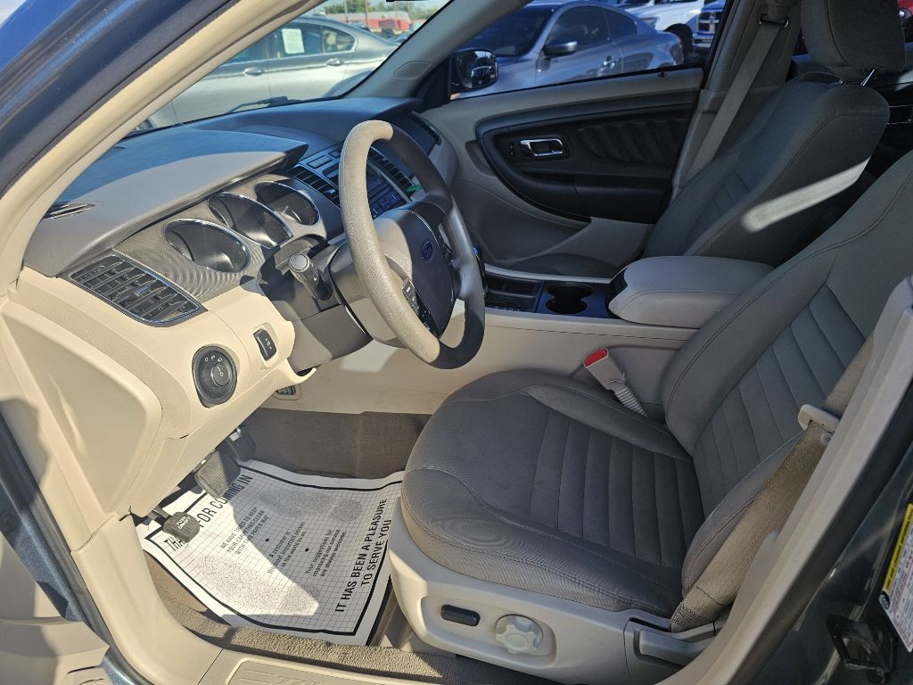 2010 Ford Taurus Image 13