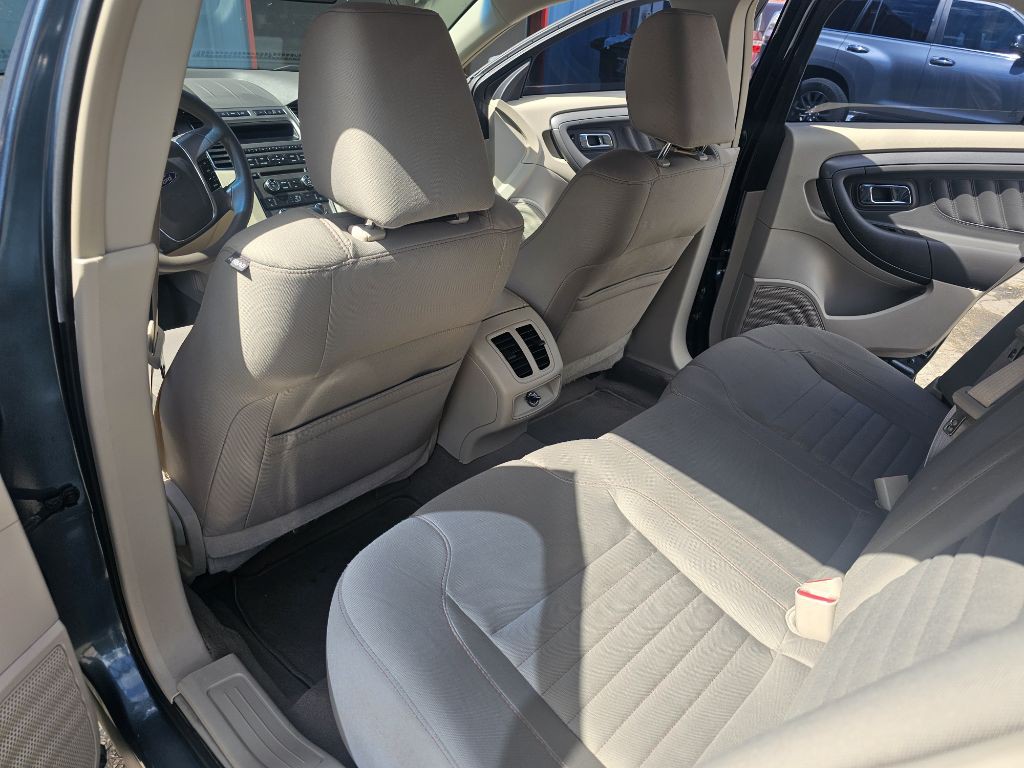 2010 Ford Taurus Image 20