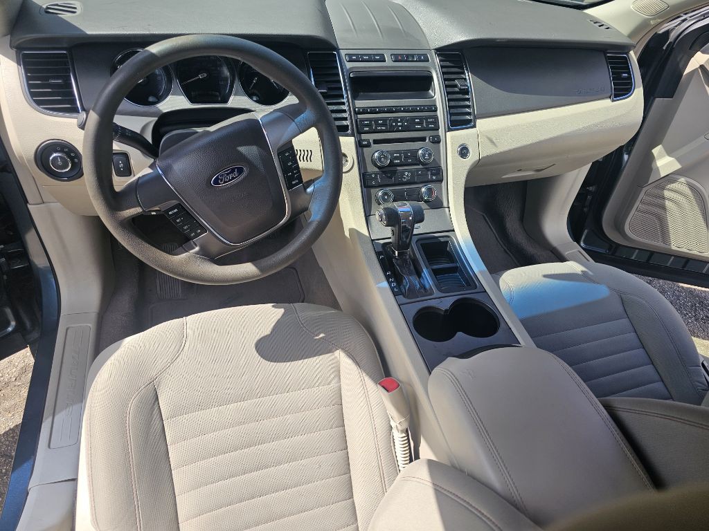 2010 Ford Taurus Image 21