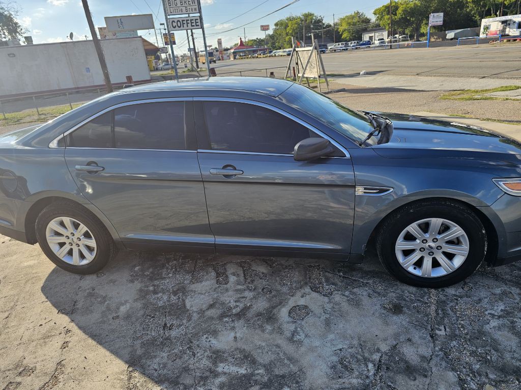 2010 Ford Taurus Image 24