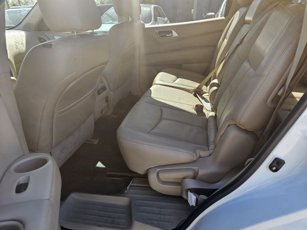 2014 Nissan Pathfinder Image 14