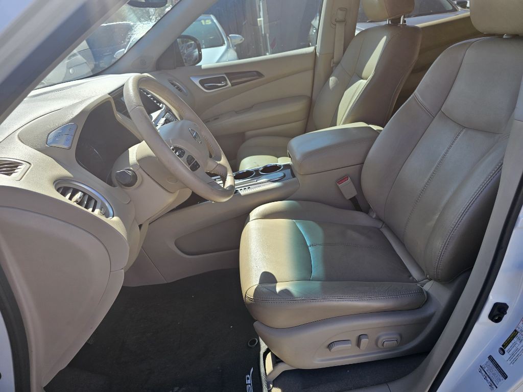 2014 Nissan Pathfinder Image 23