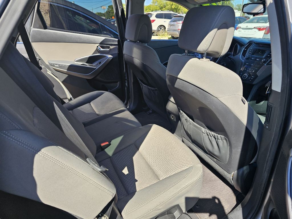 2014 Hyundai Santa Fe Image 11