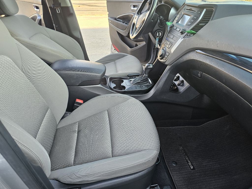 2014 Hyundai Santa Fe Image 18