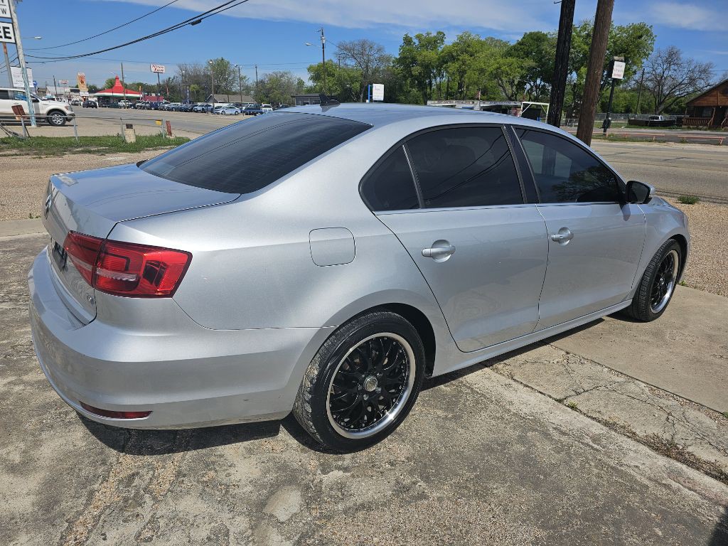 2015 Volkswagen Jetta Image 4