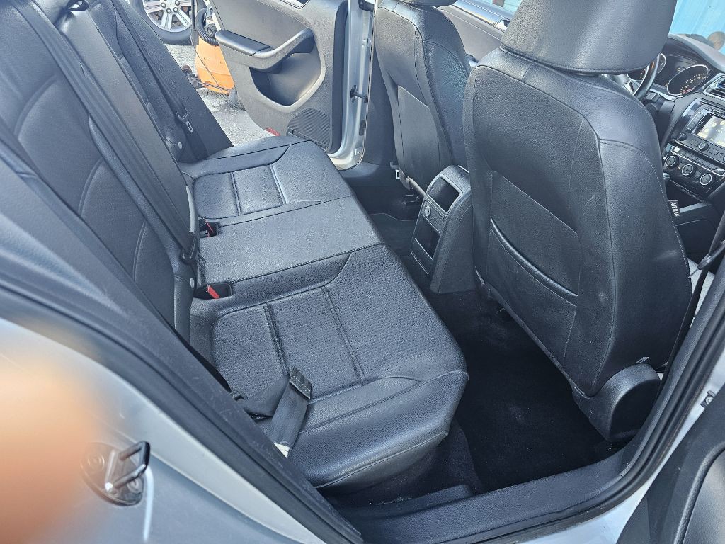 2015 Volkswagen Jetta Image 12