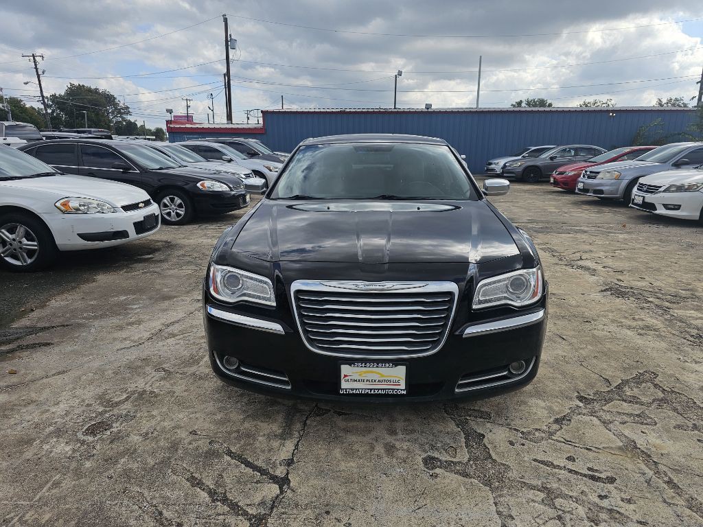2012 Chrysler 300 Image 1