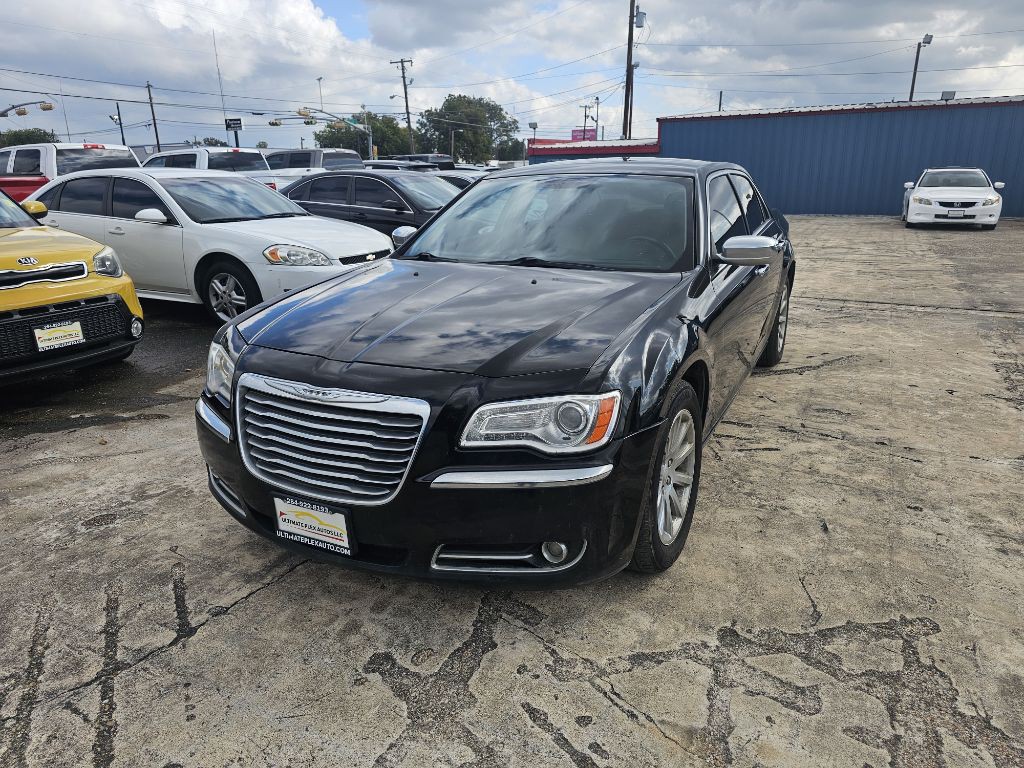 2012 Chrysler 300 Image 2