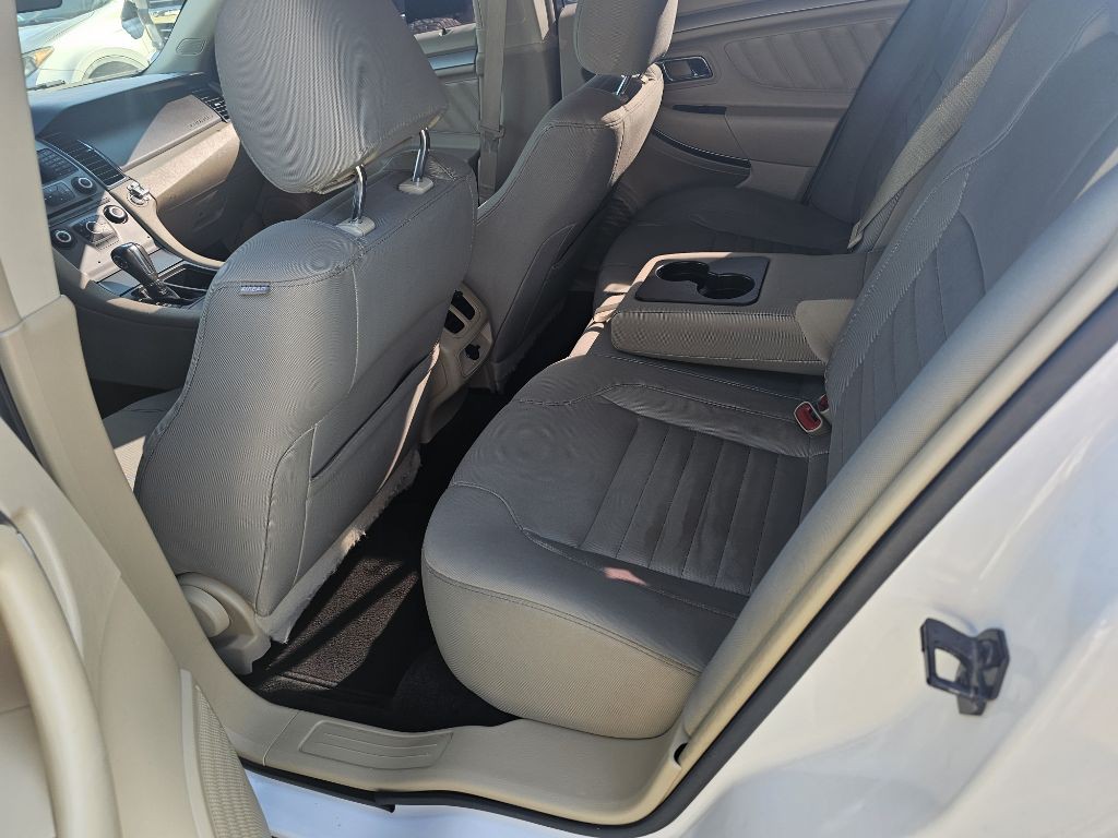 2015 Ford Taurus Image 10